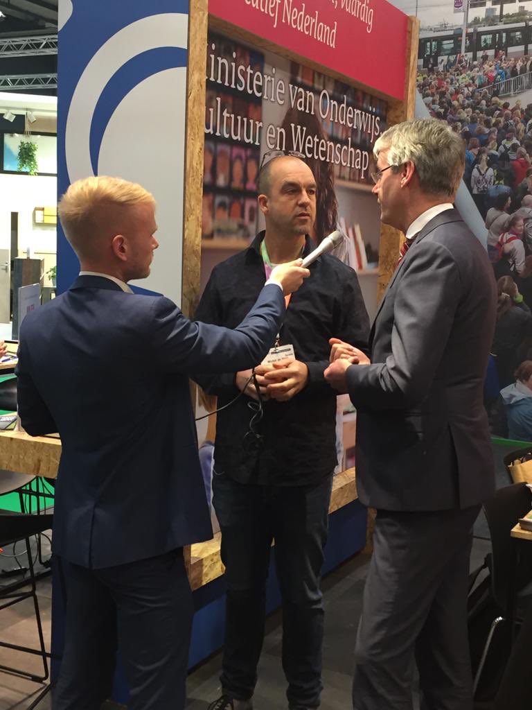 arieslob's tweet image. Na opening met @astro_andre op de beursvloer van #NOT2019 met leerlingen, docenten en schoolleiders gesproken. Hoop dat beurs komende dagen veel bezoekers mag ontvangen
