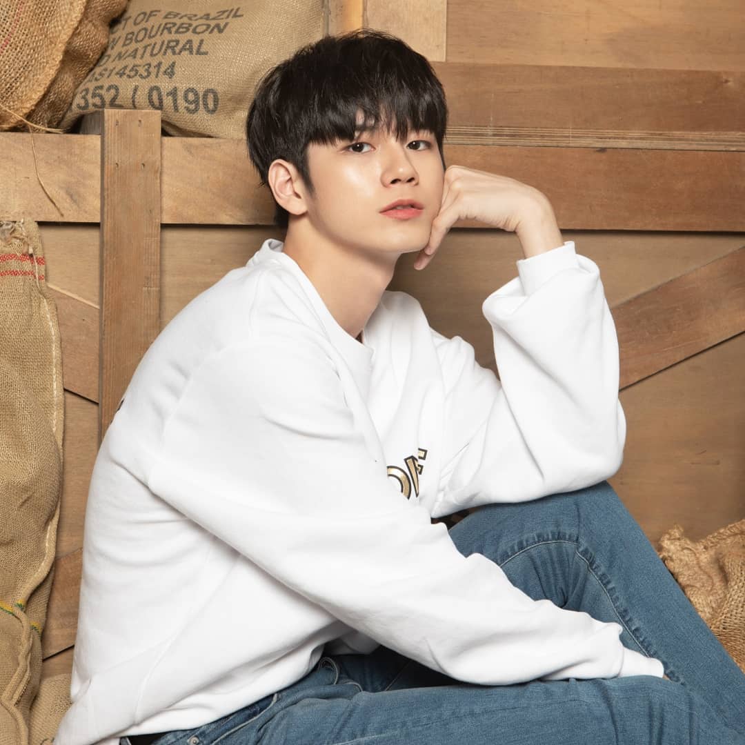 hwandeu's tweet photo. 190122 Seol Kibum Photographer - Wanna One's Season Greeting
https://t.co/cIfRcMrESa

1. https://t.co/rk458NwXmF
2. https://t.co/eIdU4hGu3P
3. https://t.co/n3I7GsSHWU
4. https://t.co/6XyfioZ6JL https://t.co/BSVwX0hWer