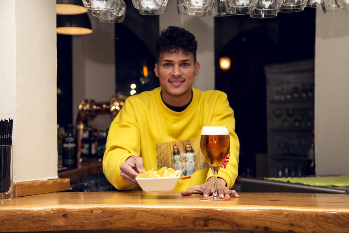 MimoDrinks's tweet photo. Martes con M de Me voy a tomar una cerveza en MIMO😉 

#MIMO #felizmartes #Marbella #Marbs #cervezas #beer #Cruzcampo #Desperados #Guiness #Heineken #Alhambra #cerveza #MarbsLife #beerlover #tapita https://t.co/A7R6WVzT8X