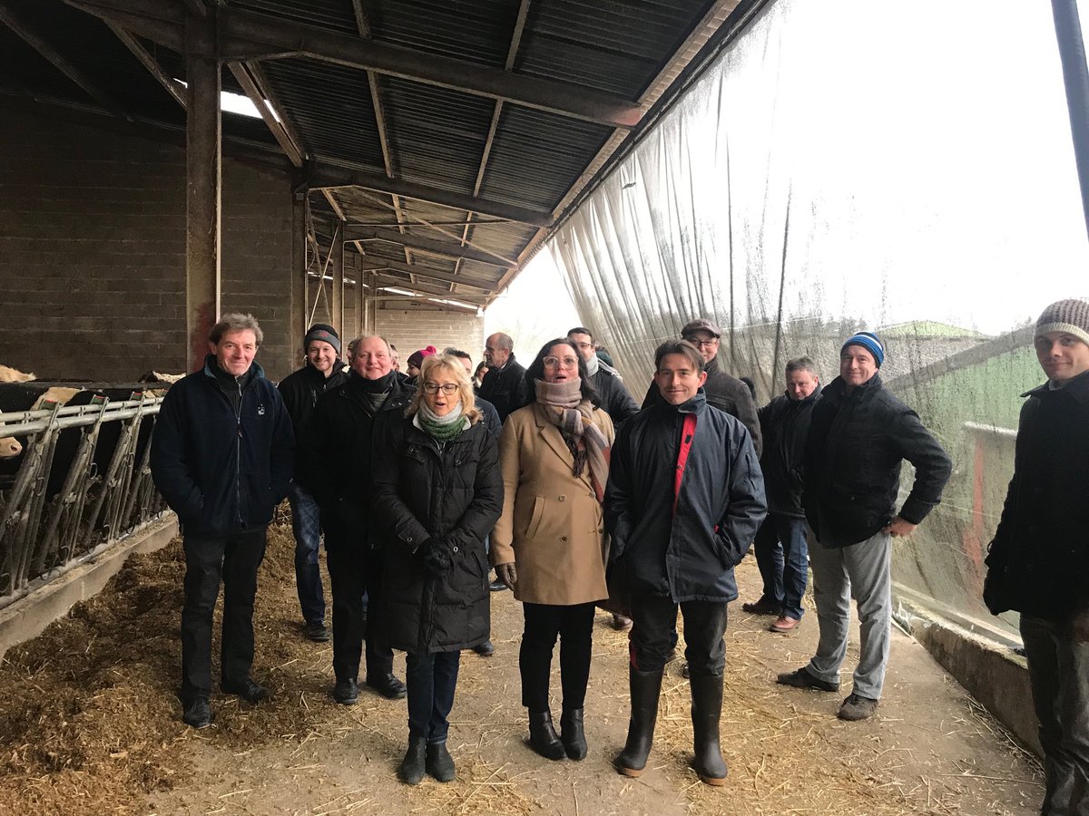 gillesbecker's tweet image. Belle rencontre avec le réseau FNSEA et JA sur une ferme laitière chez Béatrice merci Marie Thérèse et Mathieu