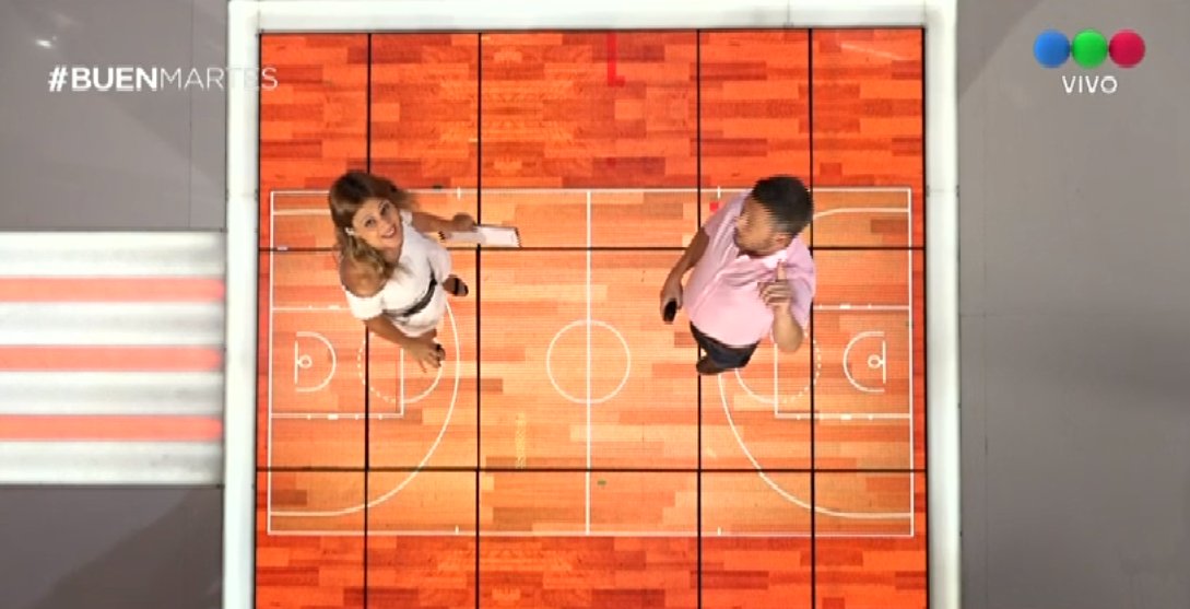 #BuenMartes La guerra de las zapatillas en la NBA. 💫 Te lo cuenta <a href="/Maru_Gandara/">Maru Gándara</a>, metida a pleno en el mundo del básquet  telefenoticias.com.ar/vivo