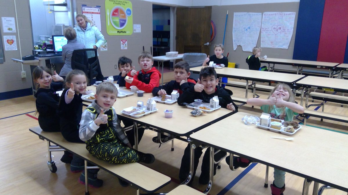 Thumbs up for a healthy breakfast to start the day at @EastUnionElem ! @112Nutrition #feedingbodies #fuelingminds #breakfastrocks