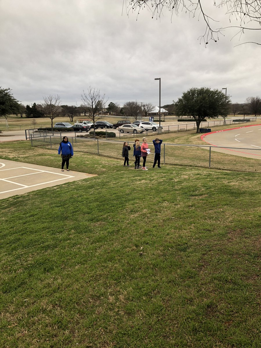 We kicked off our next ELM project with a treasure hunt this morning. <a href="/FESfalcons/">Florence Elementary</a> #projectbasedlearning #PBL #engage2learn