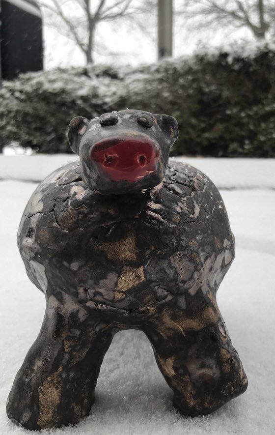 sandravankouwen's tweet photo. Het sneeuwt! Mooie koeien te koop via https://t.co/yqEnspqOhi Liever een andere kleur? Laat het weten, u vraagt, wij maken! #watkanwel #metliefdegemaakt https://t.co/SJrgJz0Z9W