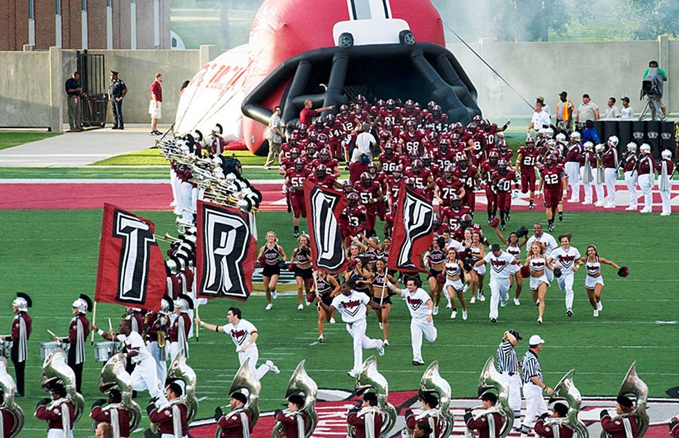 bigkelo1's tweet photo. Blessed to receive an offer from Troy University🖇 #blessedO @coachcam005 @benton_leroy @DantriezLigon @TrainerOfSpeed https://t.co/KRBhAAI8ij