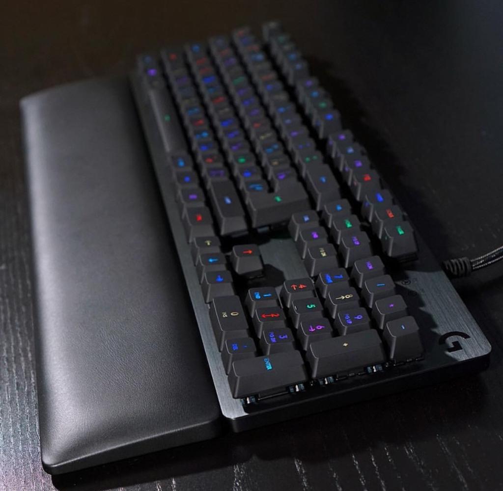 Logitech G Twitter: "G513 is a full mechanical keyboard with a detachable memory-foam palmrest and aluminum-alloy construction. 📷 IG: 4frag_official https://t.co/fURzMvP5WO #PlayAdvanced #LogitechG https://t.co/u569dZHbGI ...