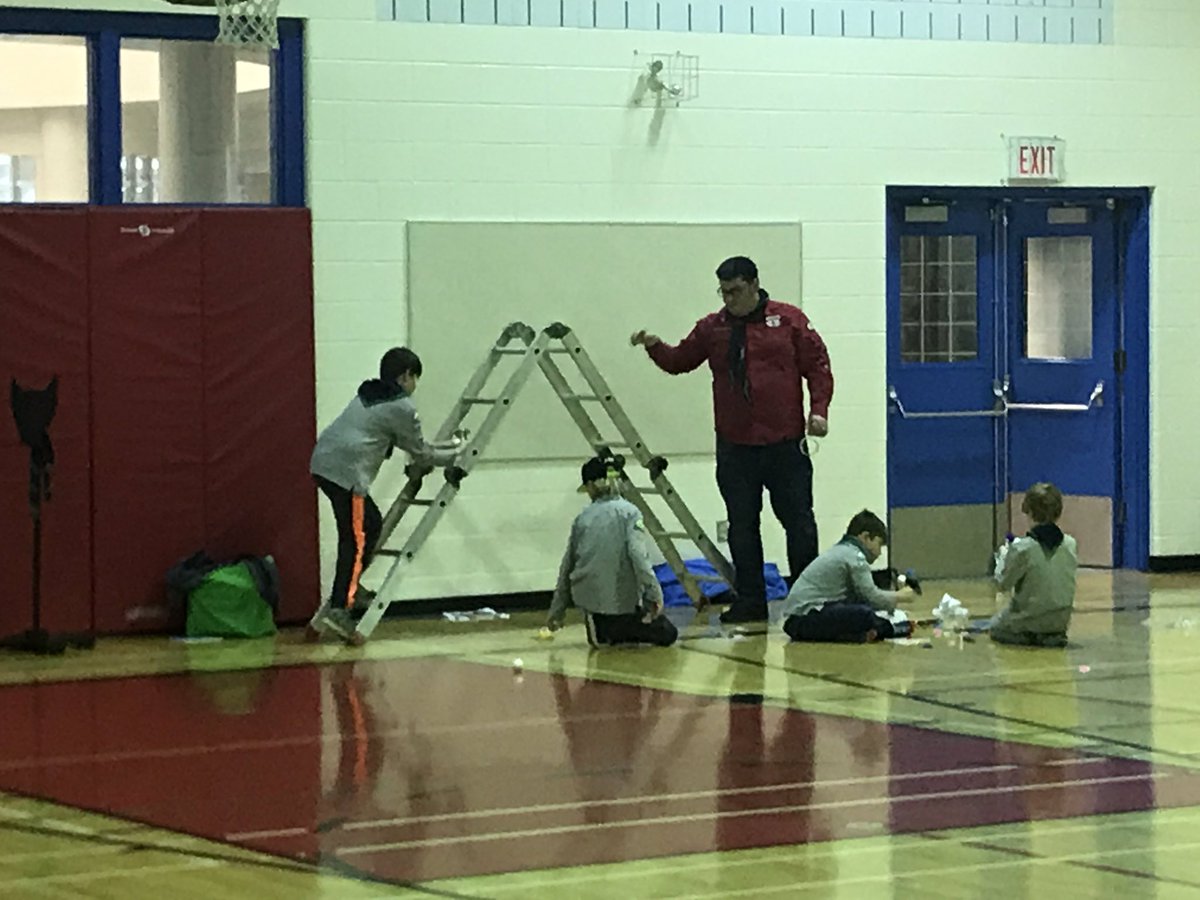 2Scouter's tweet image. Great stem night with our 227 Cubs last night. Gravity drop, marshmallow &amp;amp; toothpick structure building and examining how different styles of paper airplanes fly. #scouterlife #scoutsdostuff