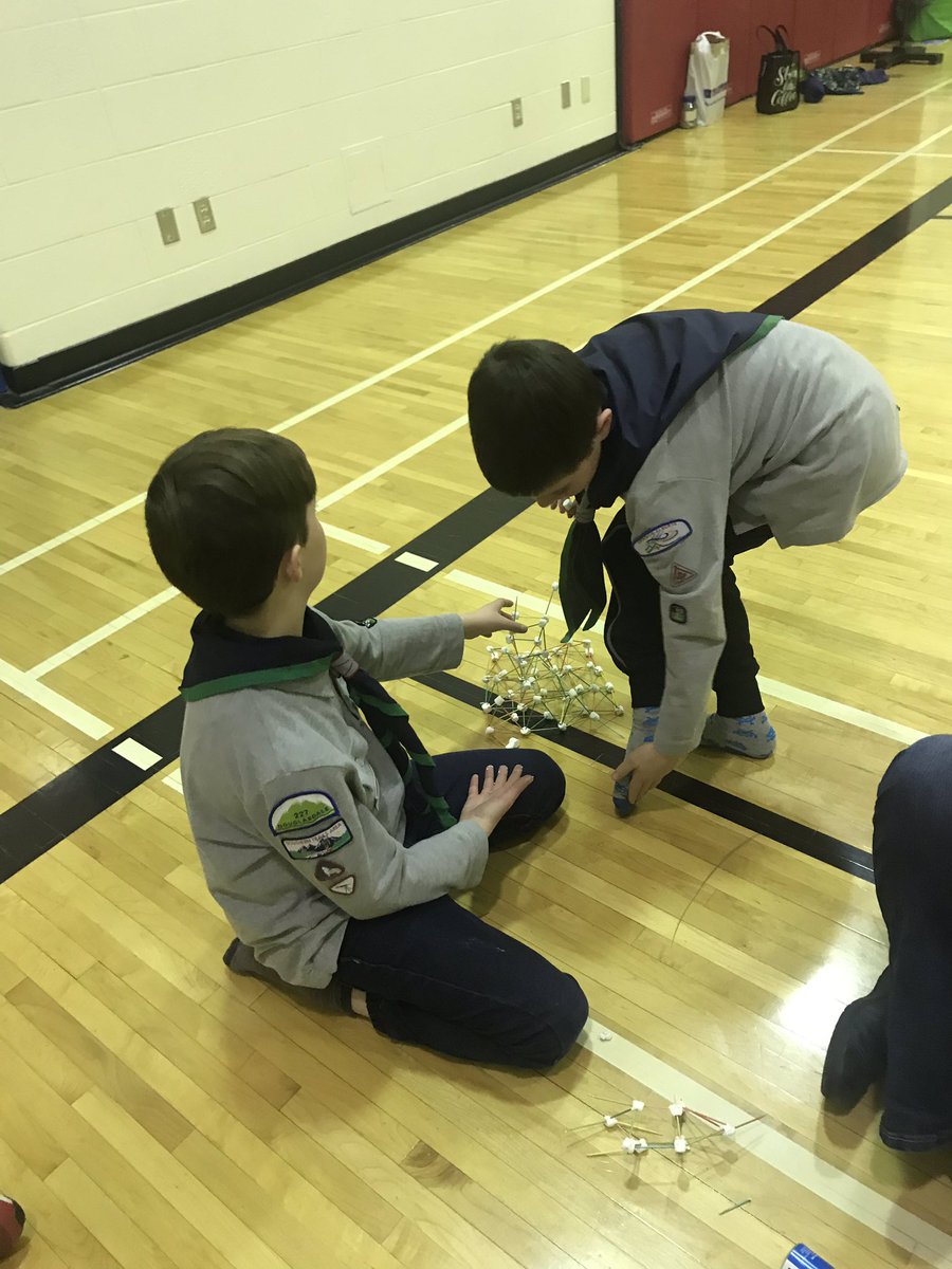 2Scouter's tweet image. Great stem night with our 227 Cubs last night. Gravity drop, marshmallow &amp;amp; toothpick structure building and examining how different styles of paper airplanes fly. #scouterlife #scoutsdostuff