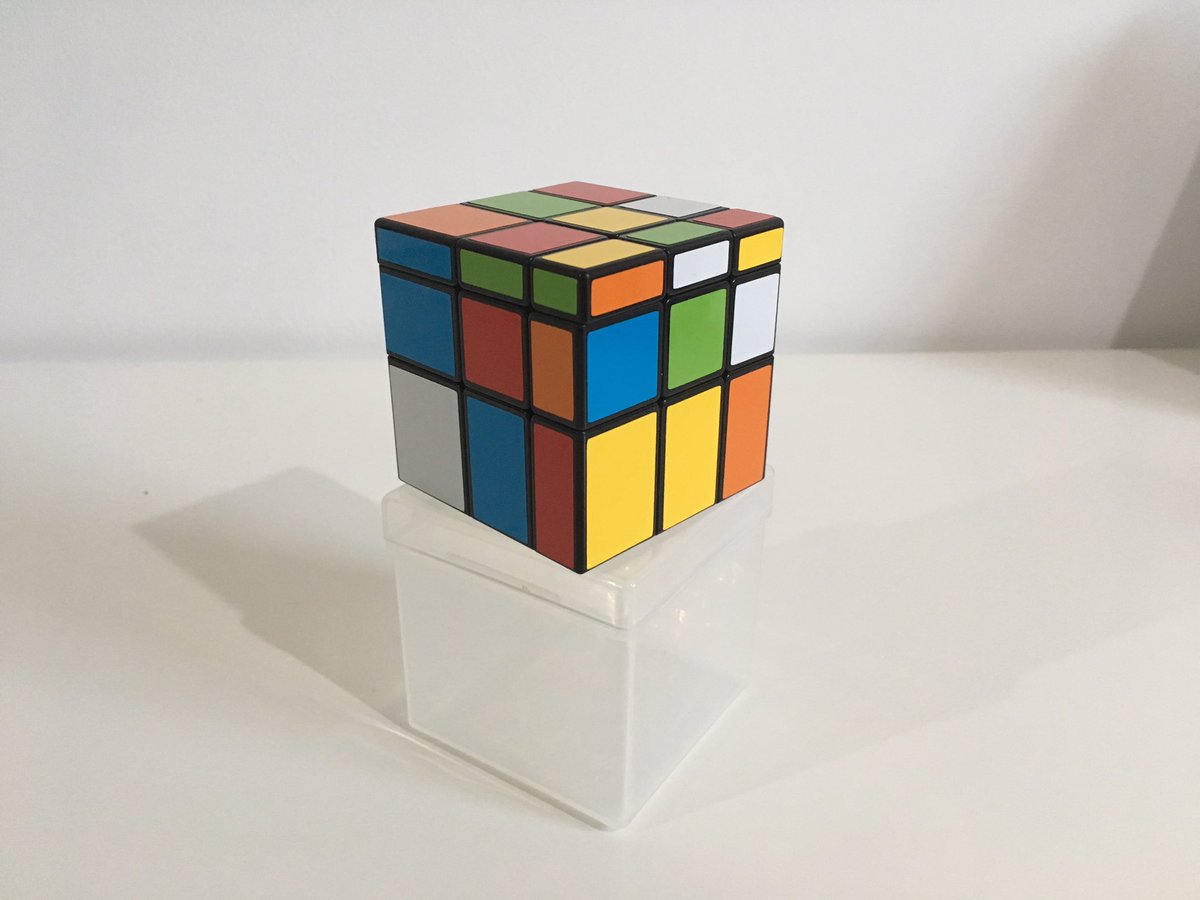 PalaciosRLorena's tweet photo. Mi ultima adquisiciรณn en @MundosDeRubik. Me encanta esta modificaciรณn. El cubo de @QiyiCube gira muy bien y los colores de los stickers (propios de @MundosDeRubik) son preciosos. Y despuรฉs de un fin de semana divertido, tengo mi #HorrorMirror. Yo creo que ha quedado de lujo. ๐คฉ https://t.co/W6GenZdXH3