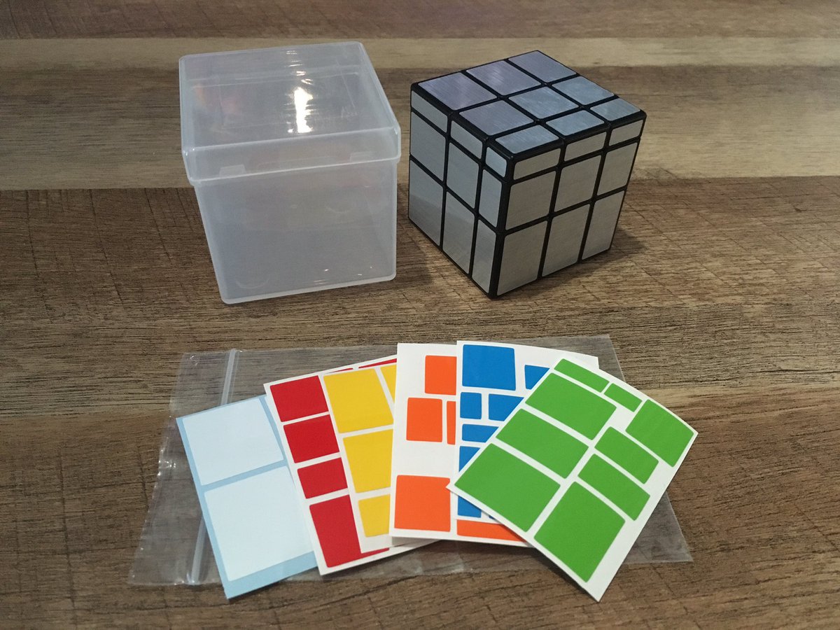 PalaciosRLorena's tweet photo. Mi ultima adquisiciรณn en @MundosDeRubik. Me encanta esta modificaciรณn. El cubo de @QiyiCube gira muy bien y los colores de los stickers (propios de @MundosDeRubik) son preciosos. Y despuรฉs de un fin de semana divertido, tengo mi #HorrorMirror. Yo creo que ha quedado de lujo. ๐คฉ https://t.co/W6GenZdXH3