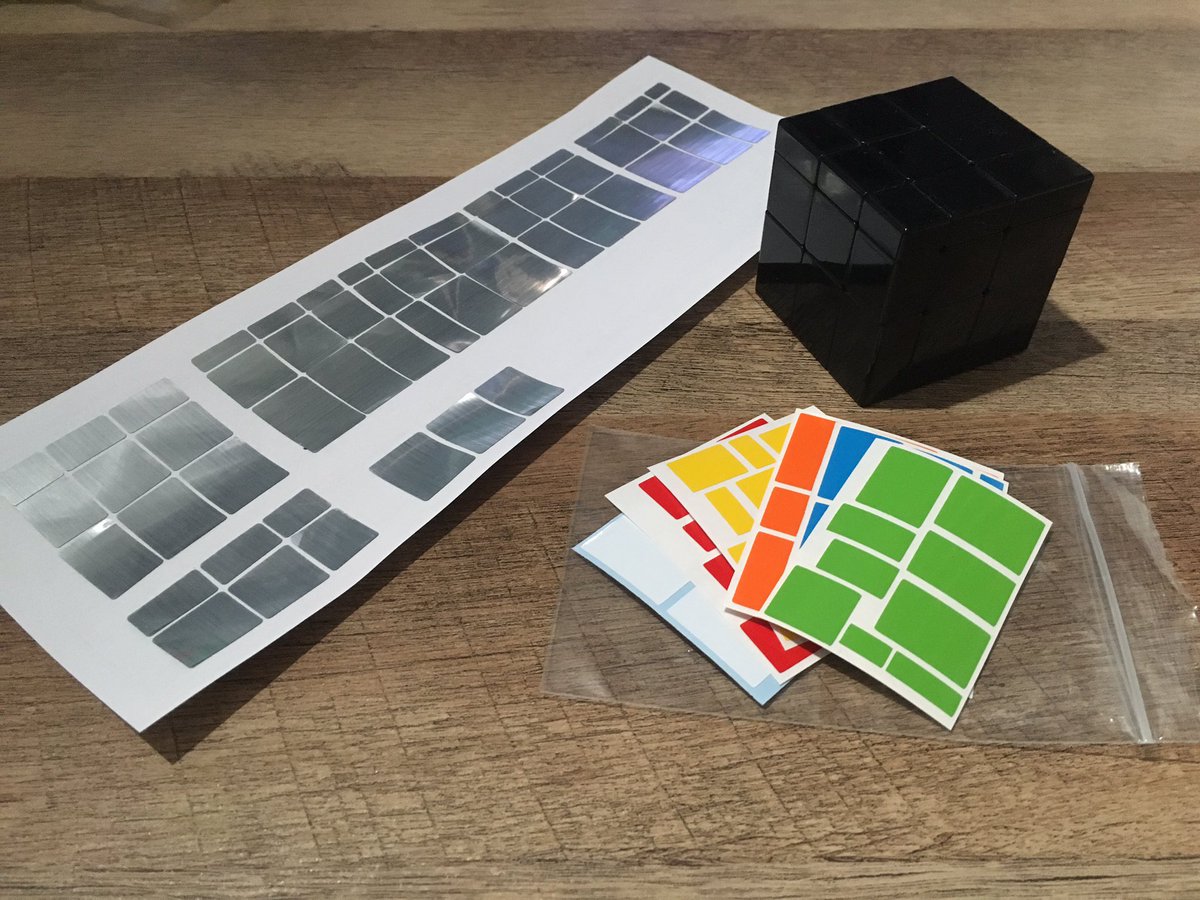 PalaciosRLorena's tweet photo. Mi ultima adquisiciรณn en @MundosDeRubik. Me encanta esta modificaciรณn. El cubo de @QiyiCube gira muy bien y los colores de los stickers (propios de @MundosDeRubik) son preciosos. Y despuรฉs de un fin de semana divertido, tengo mi #HorrorMirror. Yo creo que ha quedado de lujo. ๐คฉ https://t.co/W6GenZdXH3