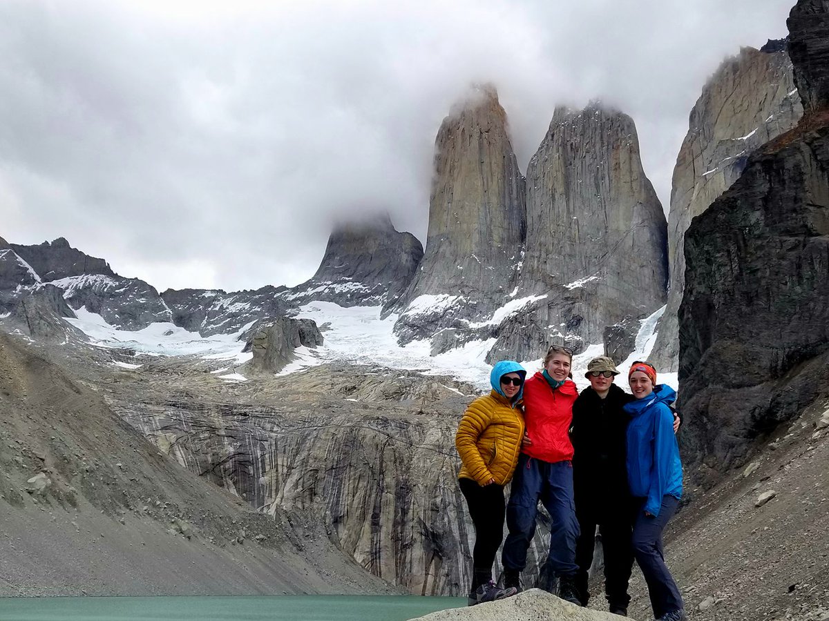 AtlCadets's tweet photo. The Army Cadet International Expedition in Puerto Natales, Chile this winter requires cadets to carry a large amount of weight on their back for several hours as they hike. But hey – the views are amazing! @cadetsca @ArmyCadetLeague @CanadianArmy @dukeofedcanada https://t.co/pPzcDdAycR