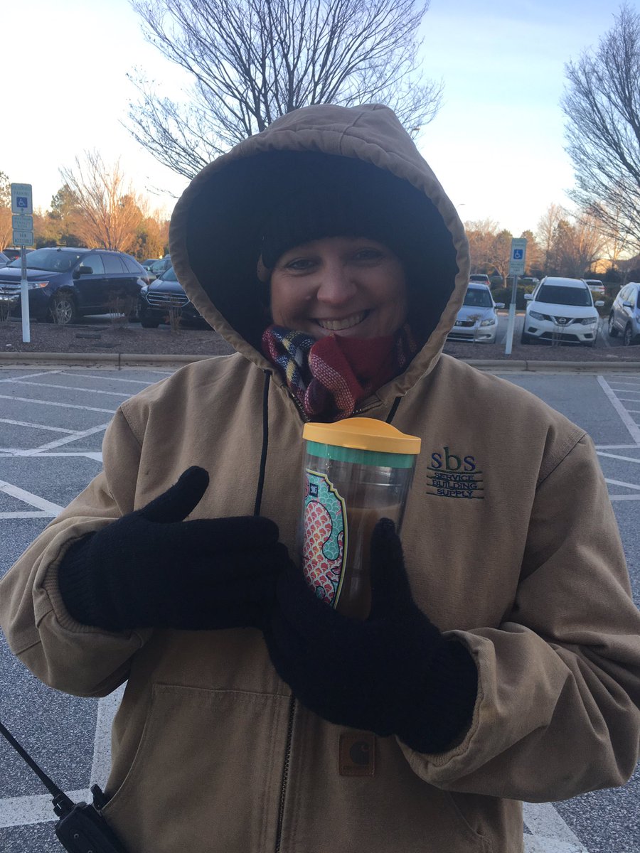 HollyGroveMS's tweet photo. When southerners have carpool! #doublelayers #dedicatedstaff https://t.co/DqrsiSz24g
