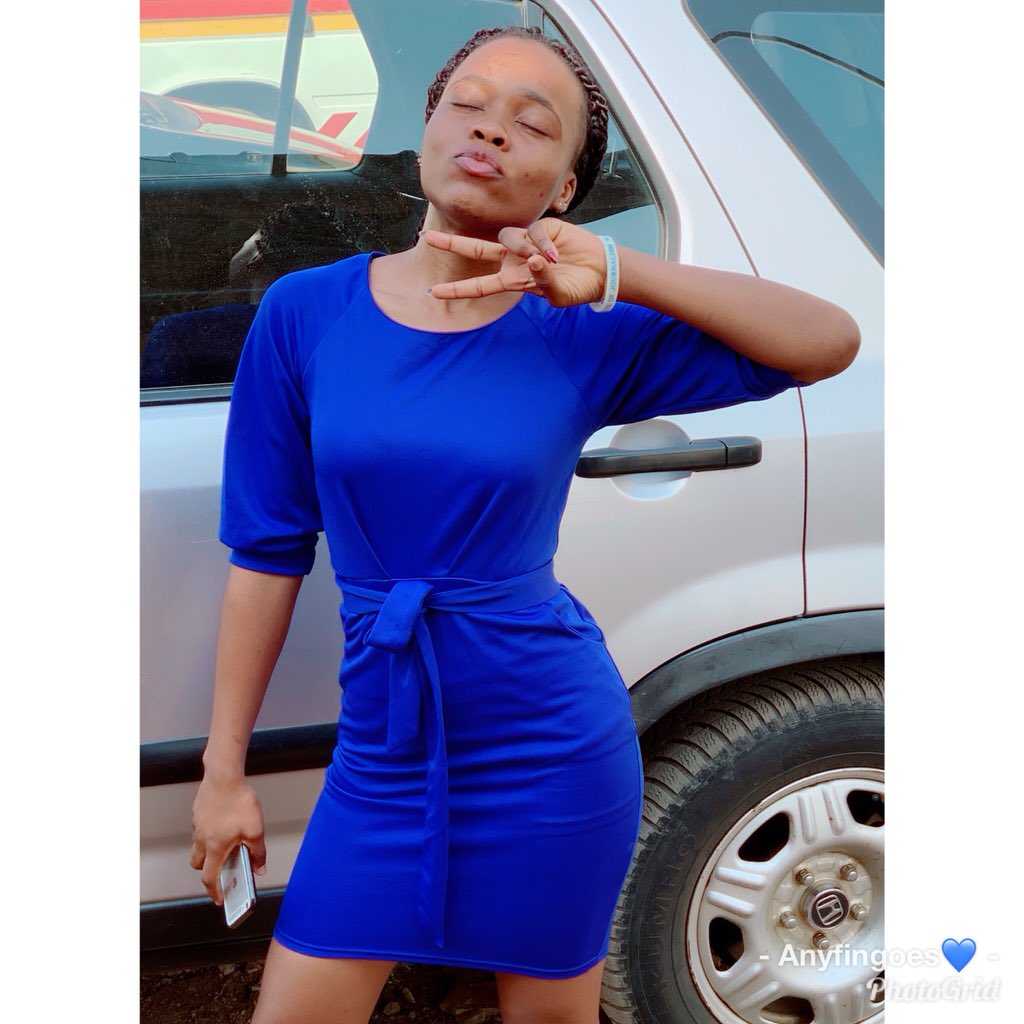 akosuajendel_Xo's tweet photo. Be a girl with mind 😉 ... A woman with attitude 💁🏽♀️...A lady with class 📚 ... #BloomFromWithin 🌹 https://t.co/NjWu2iRLIV