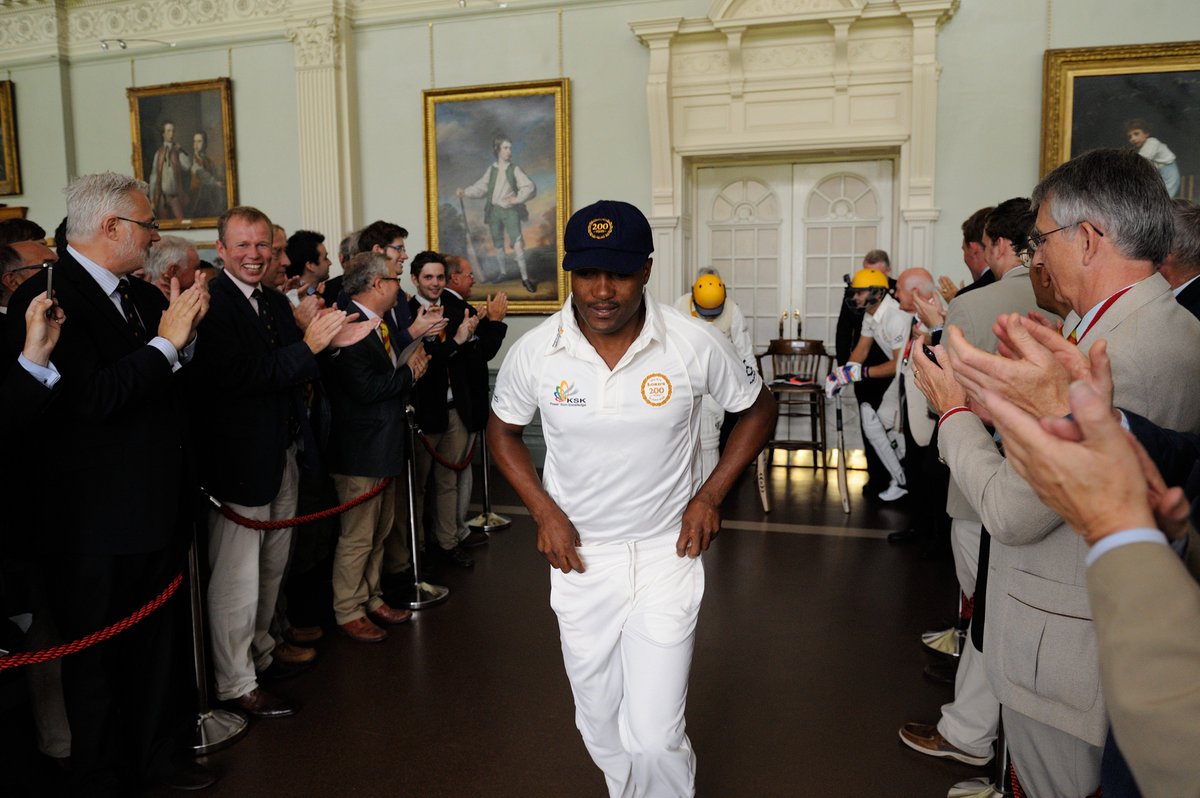 👏 One of the best batters of all time turns 55 today.  

🥳 Happy Birthday, @BrianLara.

#LoveLords