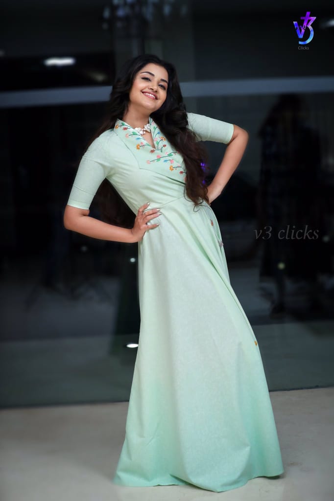 Prasant53483588's tweet photo. #now_iam_very_happy #because_of_ur_killing_smiles #killinglooks #LoveAnupama #AnupamaParameswaran https://t.co/iBYt8citiU