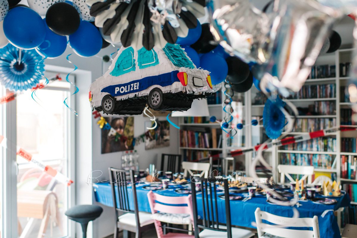 Hey, soeben ging ein neuer Blogpost inkl. Vlog zu Toms Polizei-Party online. Ich freue mich, wenn ihr vorbeischaut. Zum Blog: babykindundmeer.de/familienleben/… Zum Vlog: youtube.com/watch?v=g-sq-S…