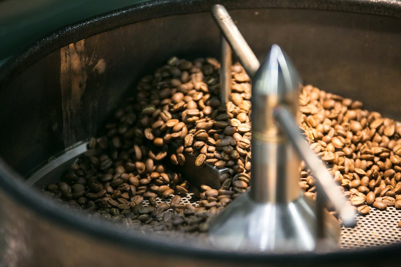 SpecialtyCoffee's tweet photo. Prep for Sensory Summit, where Chahan Yeretzian will be presenting about The Science of Coffee Freshness, with this study introducing a new method for assessing the degassing of roasted coffee: https://t.co/hsSl7QQey1

#SCAResearch #specialtycoffee #coffeefreshness https://t.co/diWAD5RMnX