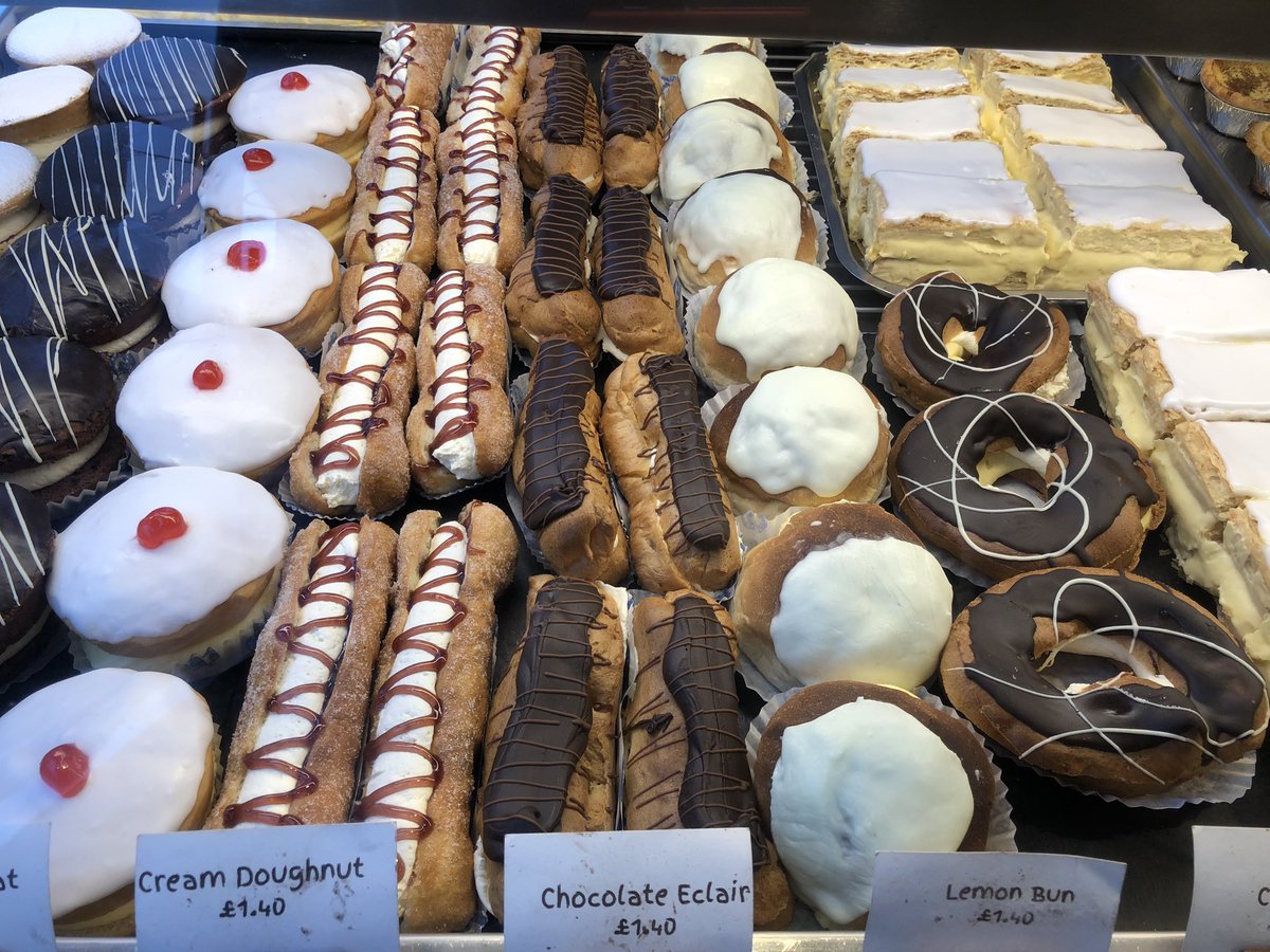 <a href="/kellydaviesva/">Kelly Davies</a> <a href="/mpandy8/">Mandy Powell</a> <a href="/ConwyBoroughFC/">Conwy Borough FC 🏳️‍🌈</a> Enjoyed walking with <a href="/ConwyBoroughFC/">Conwy Borough FC 🏳️‍🌈</a> gang around Conwy in the snow &amp; big thanks to <a href="/TheGoodwashCo/">TheGoodwashCompany™</a> for the Fitbits. Only got to look at 🍰 🧁 through the window !!