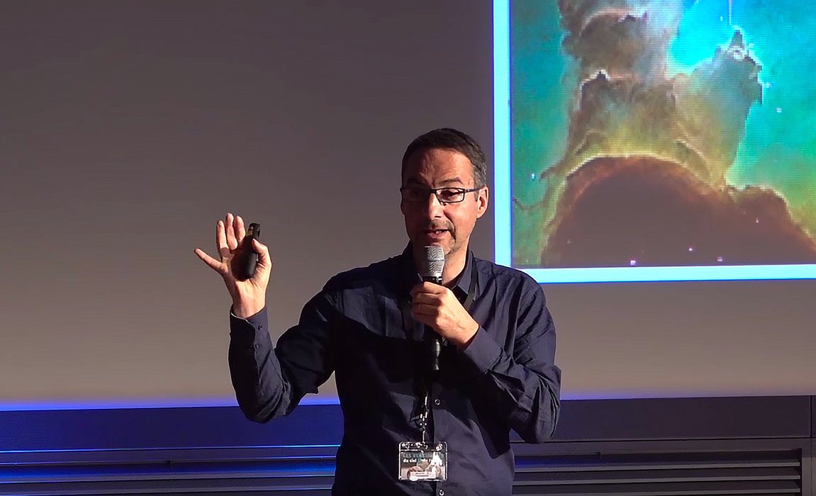 cieletespace's tweet photo. La conférence de l’astrophysicien Hervé Dole sur les origines de l’univers vues par Planck est en ligne ! #RCE2018 https://t.co/W5uRXfLERr https://t.co/OAWHJuK95p