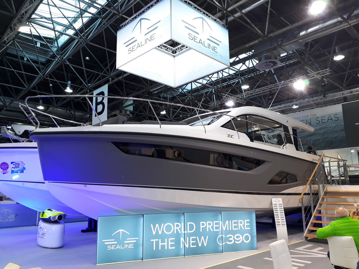 HanseyachtsAG's tweet photo. Proud of the #new #SealineC390 which impressed many visitors the last days! We are still looking forward to #welcome guests aboard!
#Premiere #ondisplay #luxurylifestyle #motoryacht #explore #fineinterior #visitus https://t.co/LgHeC5oS3e