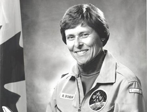 #OTD in 1992, Dr. Roberta Bondar became the first Canadian woman and first neurologist in space! Dr. Bondar flew aboard space shuttle #Discovery during NASA Mission STS-42. 🚀