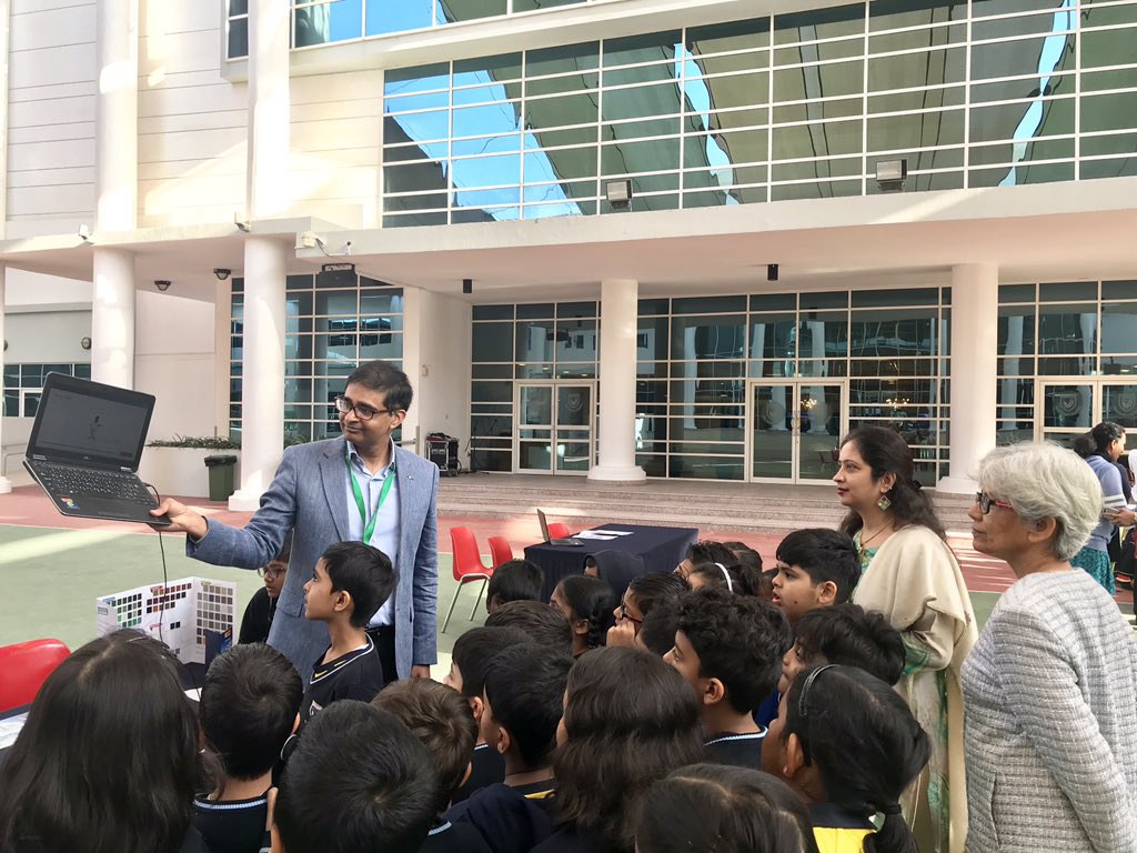 Shalini1205's tweet photo. Aarush and his father thoroughly enjoyed presenting their #XmasShadowing Tq @GMA_Primary @ElizabethJohn00 @raak1996 @DavidMonisha for such a wonderful opportunity!After all its great to present and share one’s learning journey, with our vibrant little ones,isn’t it @KNargish ? https://t.co/B1NjmN9uPh