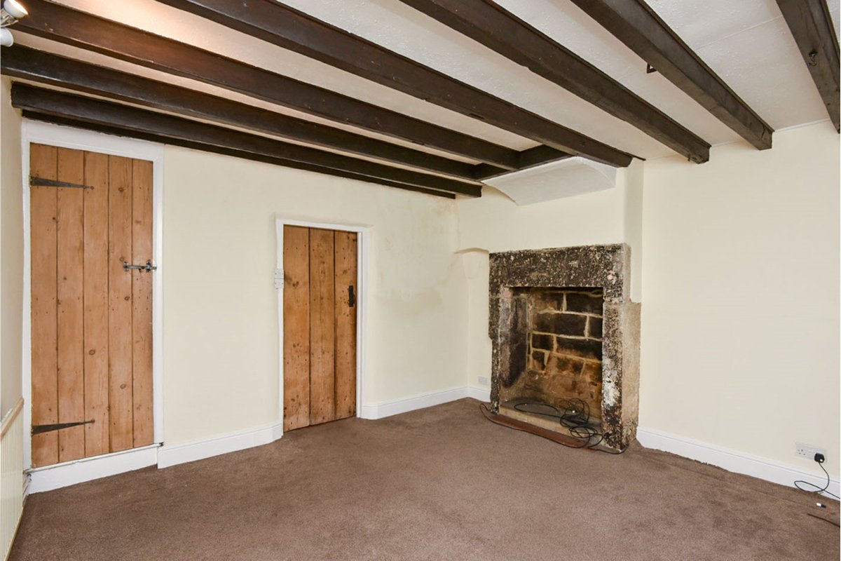 BelperProperty's tweet photo. WOW! Available now at £600pcm this lovely well presented 2 bed cottage in Milford could be your dream home! Viewings being arranged now, call 01773 828555 #LeadersBelper #DreamCottage #QualityProperty https://t.co/4iuX3B1XUw