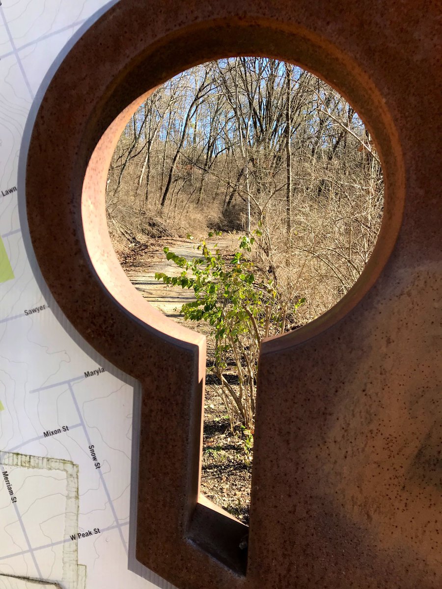 CHAPublicWorks's tweet photo. #CHAParks also had volunteers help at #StringersRidge for some trail maintenance work including removing invasive plants and cutting back vegetation from the sides of the trail. Thank you to everyone who joined #CHAPublicWorks yesterday and gave their time! #MLKDOS2019 https://t.co/H49Arj9jci