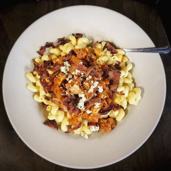 FitzsRootBeer's tweet photo. Weekly Special: Buffalo Chicken Pasta. Corkscrew noodles tossed in housemade cheese sauce, topped with crispy buffalo chicken, bacon, and bleu cheese crumbles. https://t.co/INyNo3HNhX