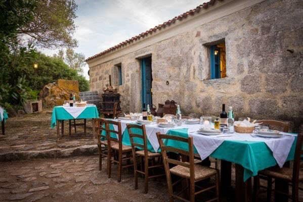 Doms_Italian's tweet image. Did you know... 

On the dining table in Italian homes, there is always water, wine and bread.

#funfoodfact #italianrestaurant #italianfact #domstavolacalda #deansgatemanchester #italianrestaurant