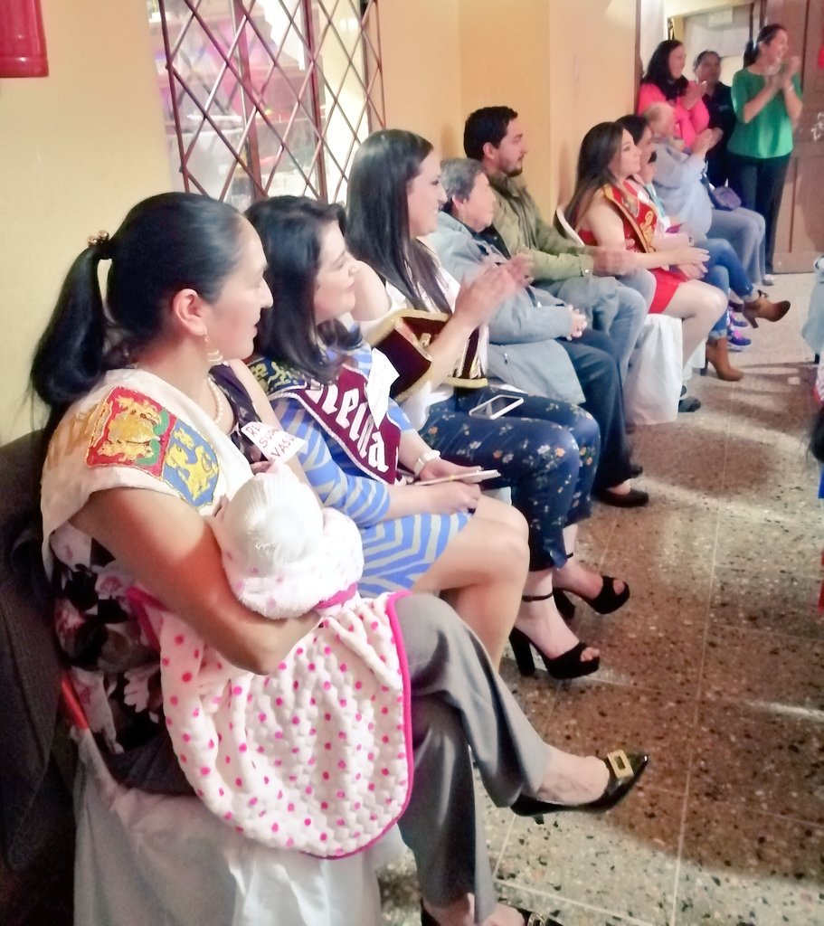 #AlcaldíaCañar 2009-2019  <a href="/bchimborazo1/">Belisario Chimborazo</a>
1. Ex reinas de #Cañar amadrinan a los niños de la Casa de Acogida Mi Hogar del #MunicipioInterculturalCañar.
La iniciativa nació de la reina actual Adriana Correa.