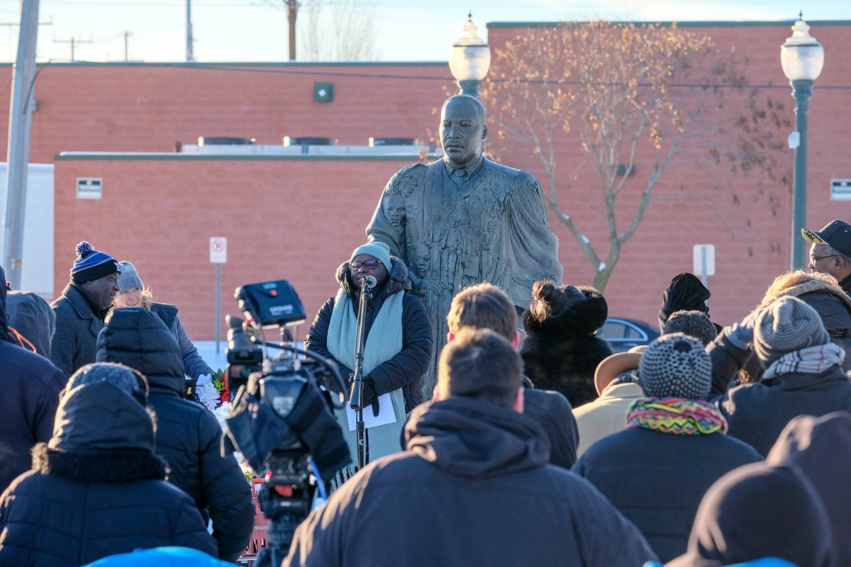 KalamazooCity's tweet image. Community members celebrated the life and legacy of the Rev. Dr. Martin Luther King Jr. yesterday at MLK Park in Downtown Kalamazoo. Thank you to all that participated in the day of service and let us all strive to live these values not just on MLK Day, but every day.