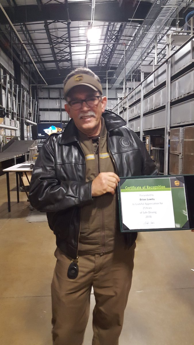KinChristy's tweet photo. Springdale's Presentation to Brian Lawlis on his 25yr of COH. #Springdale25COHinduction https://t.co/fyuBEja0hx