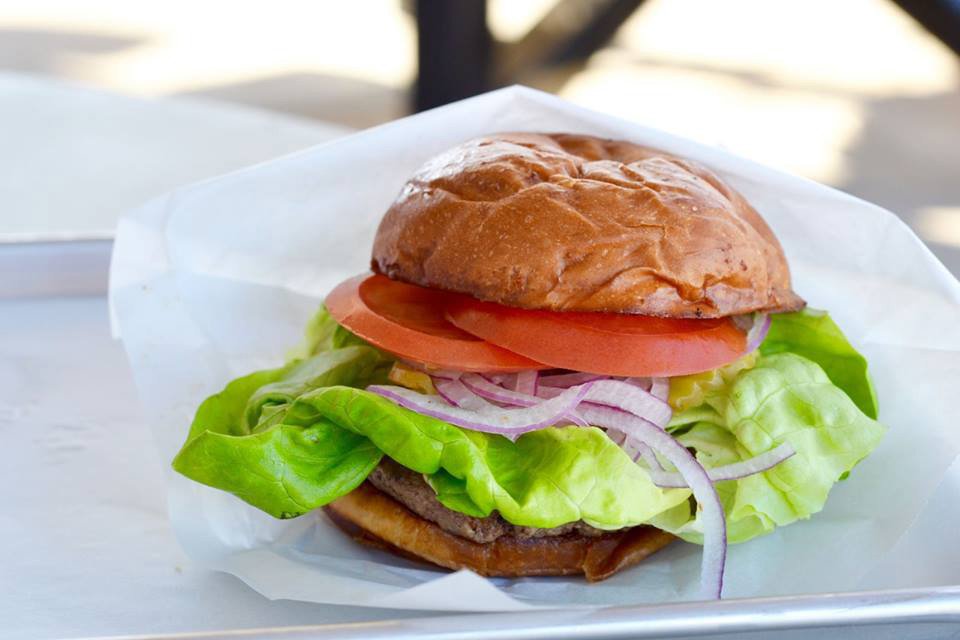 PsandQsDallas's tweet photo. that burger life is very real! grilled fresh at Pints and Quarts Dallas every day! /// free Pints parking at #CentrumBuilding πππ»
#pintsandquarts https://t.co/1AhsKUXTwY