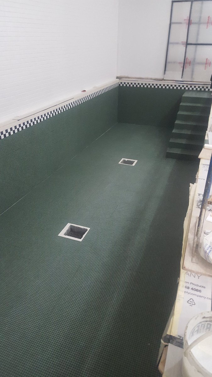 Roblowetiling's tweet image. Don't get to see the pools once they have water in. This is a beauty. 🏊‍♂️