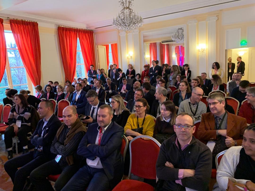 Dernières scènes à tourner ! Le #forumeloquant2019 s'achève sur la keynote de clôture !