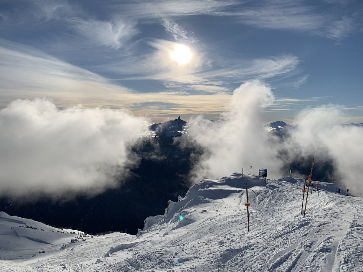 sammerman12's tweet photo. Just a couple of average views from @WhistlerBlckcmb peaks. #takemeback ⛷🏂🗻 https://t.co/QhPqe7Hr3e