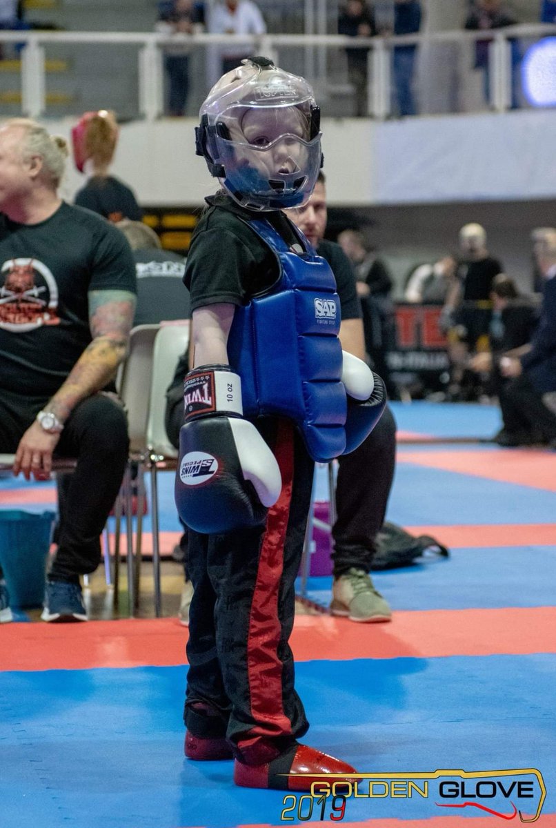 carrieh_fitness's tweet photo. My baby, she's 6 and she'll fight anyone. Her final was with a 9 year old from Ireland, what a great fight and little warrior we have on the rising. She won silver in continuous sparring and bronze in points #letsgocasey #wako #kickboxing #warrior https://t.co/HWJAOItSeN