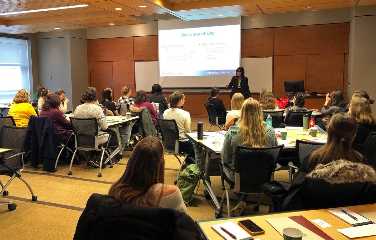 elizabethsuarez's tweet photo. I’m always energized when I spend the day with female graduate and post-doctorate students talking about negotiation and empowerment. Thank you University of Minnesota for the opportunity! @UMNews #speaker #negotiationworkshop #highered https://t.co/pXqAWdwdmz