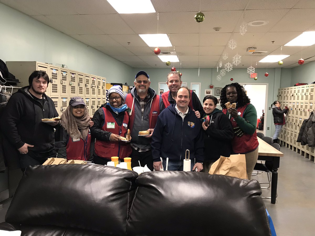 forrest1917's tweet photo. When it’s zero degrees outside nothing better than having a bagel party with the greatest team out there Bay Shore Lowes!!!!! #yummyyummy  @Legler1363 @l_abbatecola @CrystalR3159 @AliceLC17  @timdaleynymetro https://t.co/T87DuNZ3JH