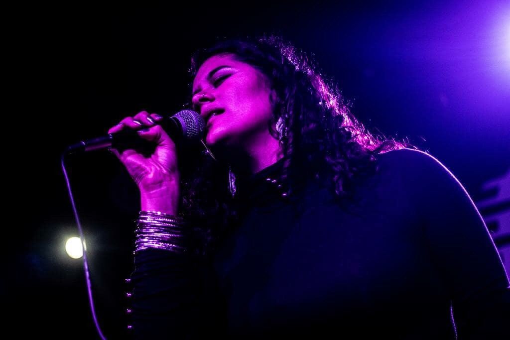 SoyKarenOficial's tweet photo. Cantar para mí es ser❤

📷 @jamoncong

#singer #cantante #photooftheday #photography #purplephoto #singing #photosinger #jazz #jazzfusion #mexicana #mexico #music https://t.co/Yae0vDsXXZ