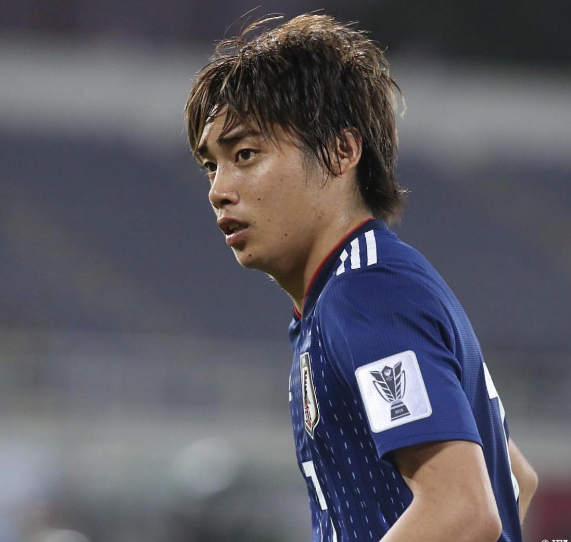 Jun Jun 今頃 伊東純也にハマる ちゃんとみたらプレースタイルも好きだった 遅 浦和レッズ一筋すぎた コーヒー誰の持ってあげてるんだろ 何でもかんでもかわいいしかっこよ うー好きです 伊東純也 柏レイソル 日本代表