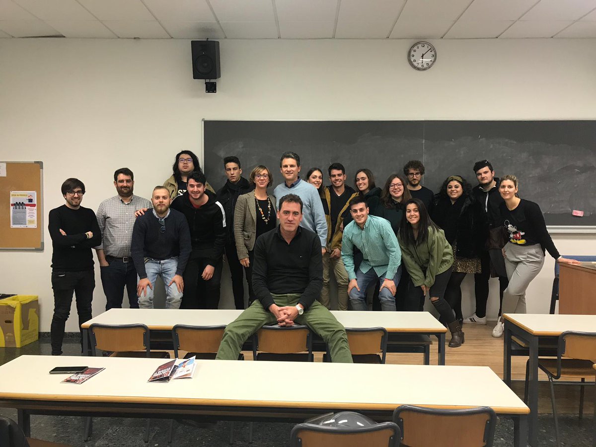 Creación de Empresas. La asignatura de <a href="/UPVCampusGandia/">Campus de Gandia | UPV</a> dónde alumnos de diferentes grados estudian el modelo de negocio para su #startup. Esta vez #Turismo y #Medio #Ambiente. Empresarios de la comarca valoran sus proyectos:
¡¡Baño de realidad!! <a href="/CampusJump/">Cátedra Innovación</a>