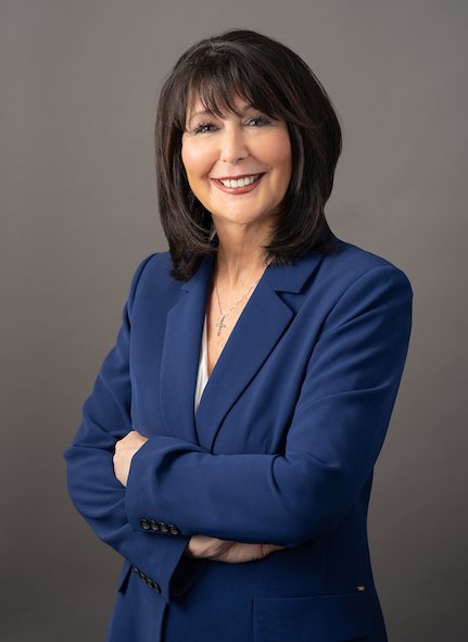 GVSU's tweet photo. This morning, the #GVSU Board of Trustees announced that Philomena V. Mantella will serve as the university’s fifth, and first woman, president. Full story: https://t.co/VQ8KuXWun9 https://t.co/aDdJyOet2C