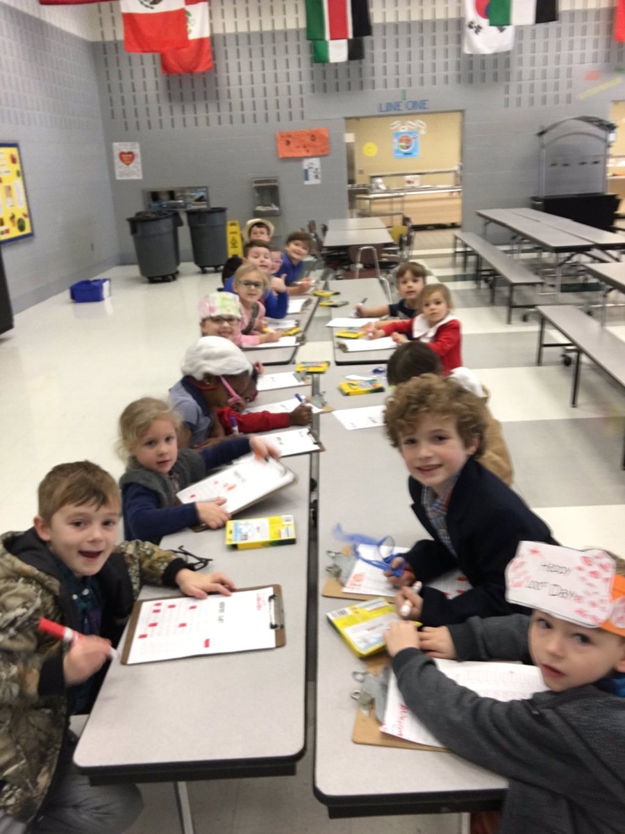 ShippsClass's tweet photo. 100th Day number hunt! We solved riddles that led us around the school to find numbers on our 100’s charts. @BluffParkElem https://t.co/GyTpcWXZ1N