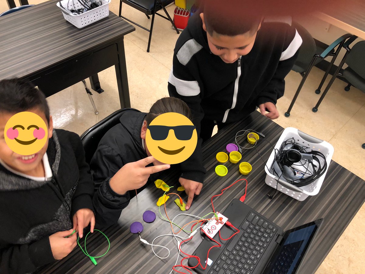 ekalligeros's tweet photo. Fun filled Tuesday back with bee bots and makey makeys! Thanks @nolani_ir and @billmarsland for supporting and teaching and making the day awesome! @Educ8te_R @BTwarek #CSinSF #makeymakey #beebots https://t.co/oM0rmp0AVt