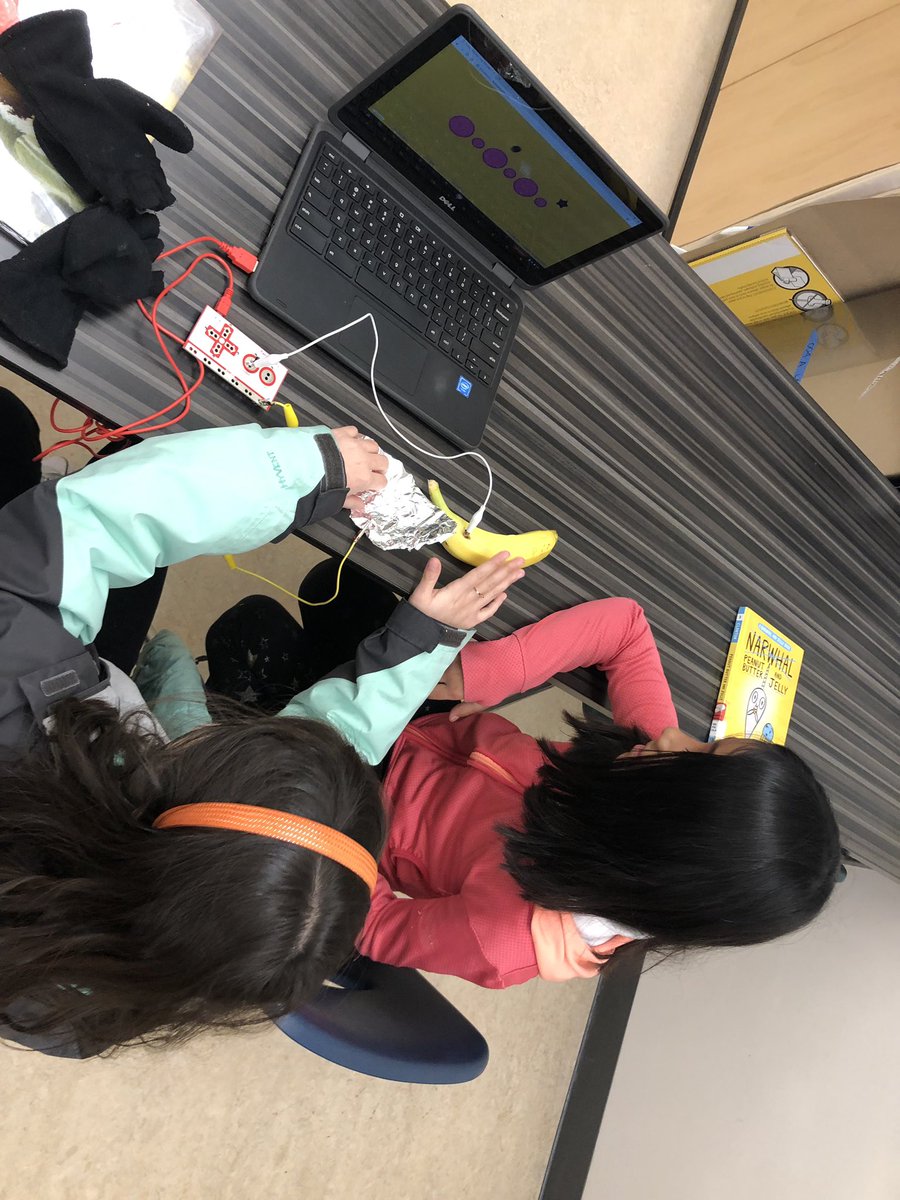 Fun filled Tuesday back with bee bots and makey makeys! Thanks <a href="/nolani_ir/">Irene</a> and <a href="/billmarsland/">Bill Marsland 🏳️‍🌈</a> for supporting and teaching and making the day awesome! <a href="/Educ8te_R/">🔺⬆️</a> <a href="/BTwarek/">Bryan Twarek</a> #CSinSF #makeymakey #beebots