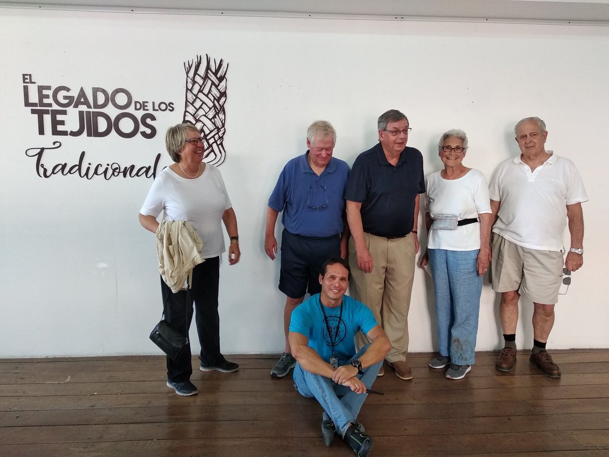 Observatoriovi5's tweet photo. Seguimos en la exhibición 'El Legado de los tejidos tradicionales' en la casa del artista plástico, barrio Las Peñas. Estaremos hasta las 17:00 PM.

@espol | @edcom50 | @andreapinoacost

#TejidosTradicionalesEC https://t.co/6nyvaAQYT4