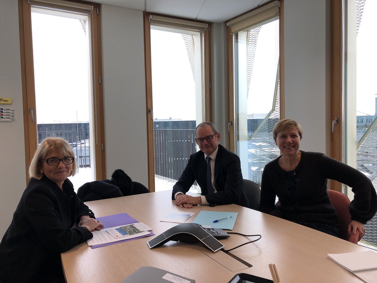 VLacroute's tweet photo. [#Transport 🚇] 
Rencontre avec @Patrick_Jeantet, #PDG de @SNCFReseau cet après-midi pour un point #financier sur l’avancement du dossier de #suppression du #PN8 de #NemoursStPierre, qui figure en priorité sur la liste de l’#Etat comme passage à sécuriser ! https://t.co/cagUsrLxbq
